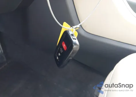 2023 Toyota Highlander Hybrid Xle z USA, uszkodzony, nr VIN 5TDKARAH1PS521640